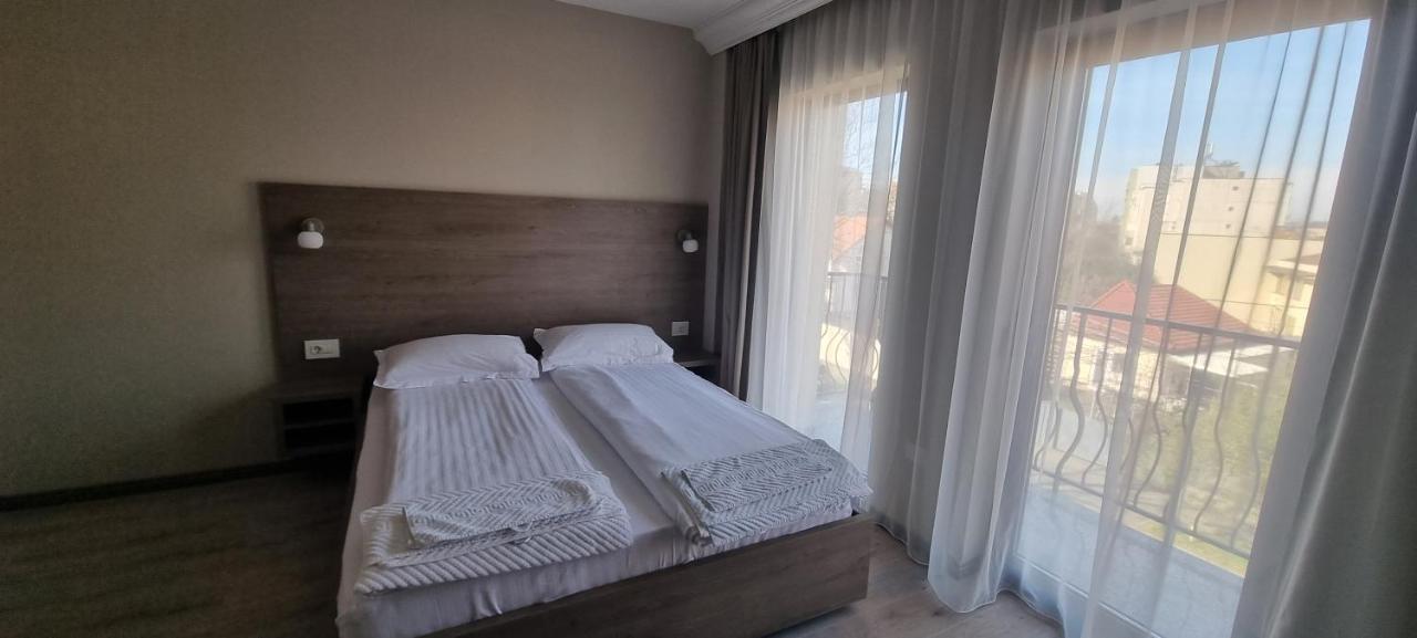 Pensiunea Normandia Timişoara Buitenkant foto