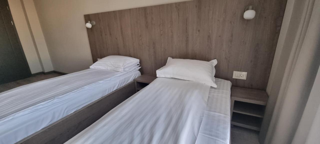 Pensiunea Normandia Timişoara Buitenkant foto